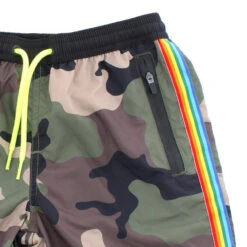 Light Fabric Man Swim Shorts With Zipped Pockets -The Bikini Collective dettaglio arcobaleno costume militare 1 2c645530 8451 4ea7 a5fd 8feb802ec77e